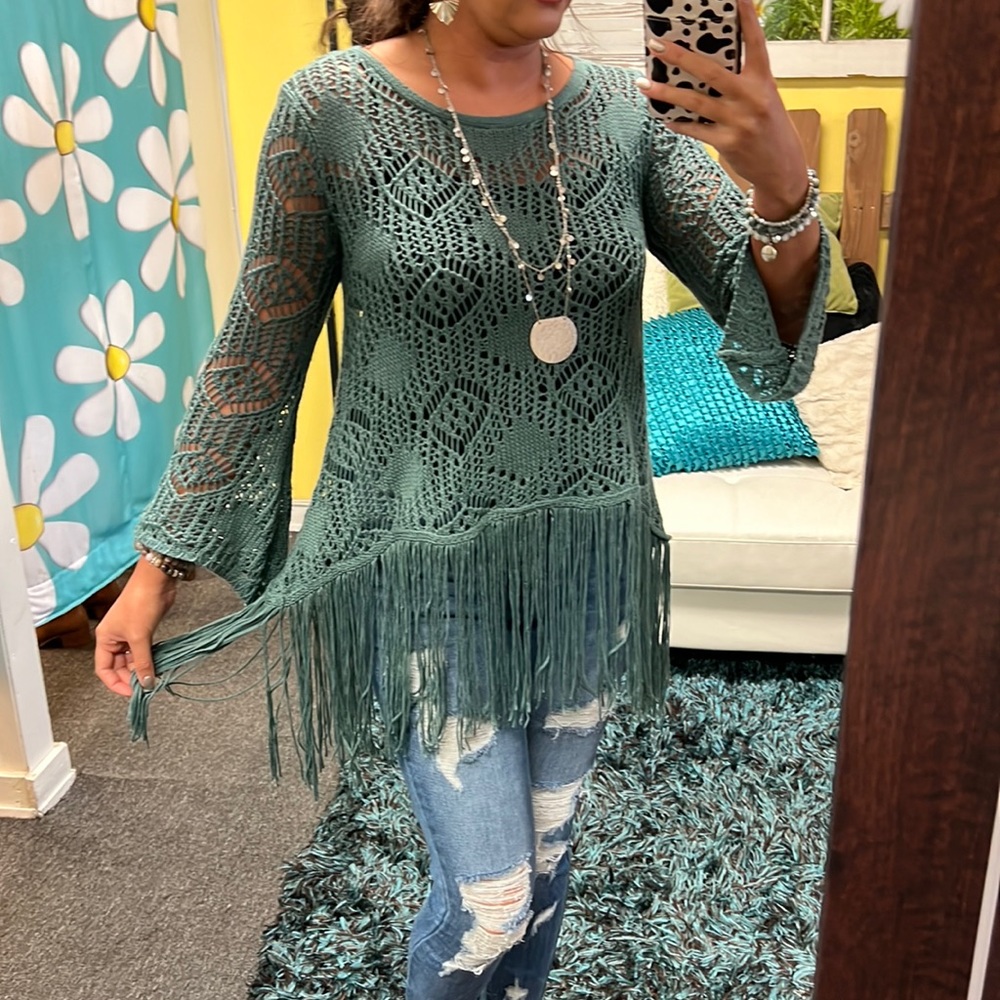 Size S/M Blue Fringe Easel Boutique Top